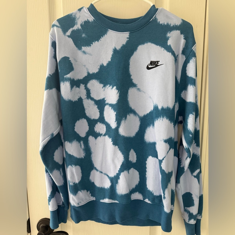 Nike Blue and White Patterned Crewneck Sweatshirt
